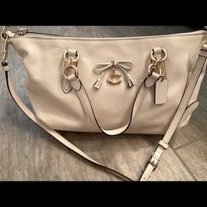 Stunning NWT Coach Bag.